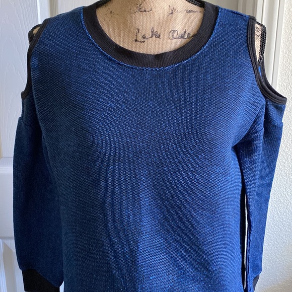 EUC Sanctuary • cold shoulder sweater • small - Picture 8 of 8
